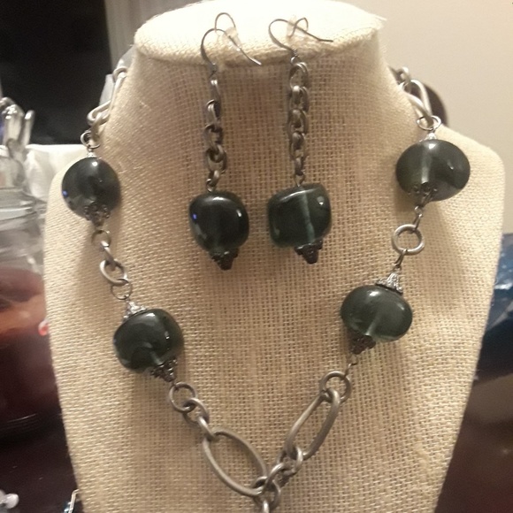 Jewelry - Picture 6 of 7